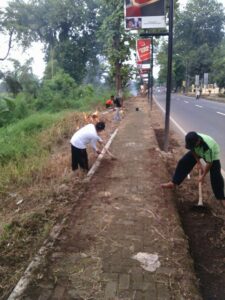 FOTO KERJA BAKTI